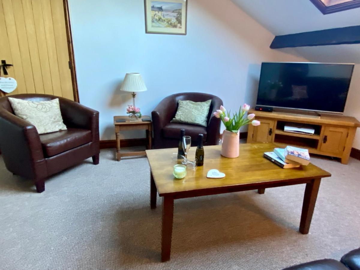 Seven Stars Inn Билт Уелс Екстериор снимка