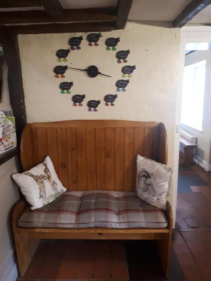 Seven Stars Inn Билт Уелс Екстериор снимка